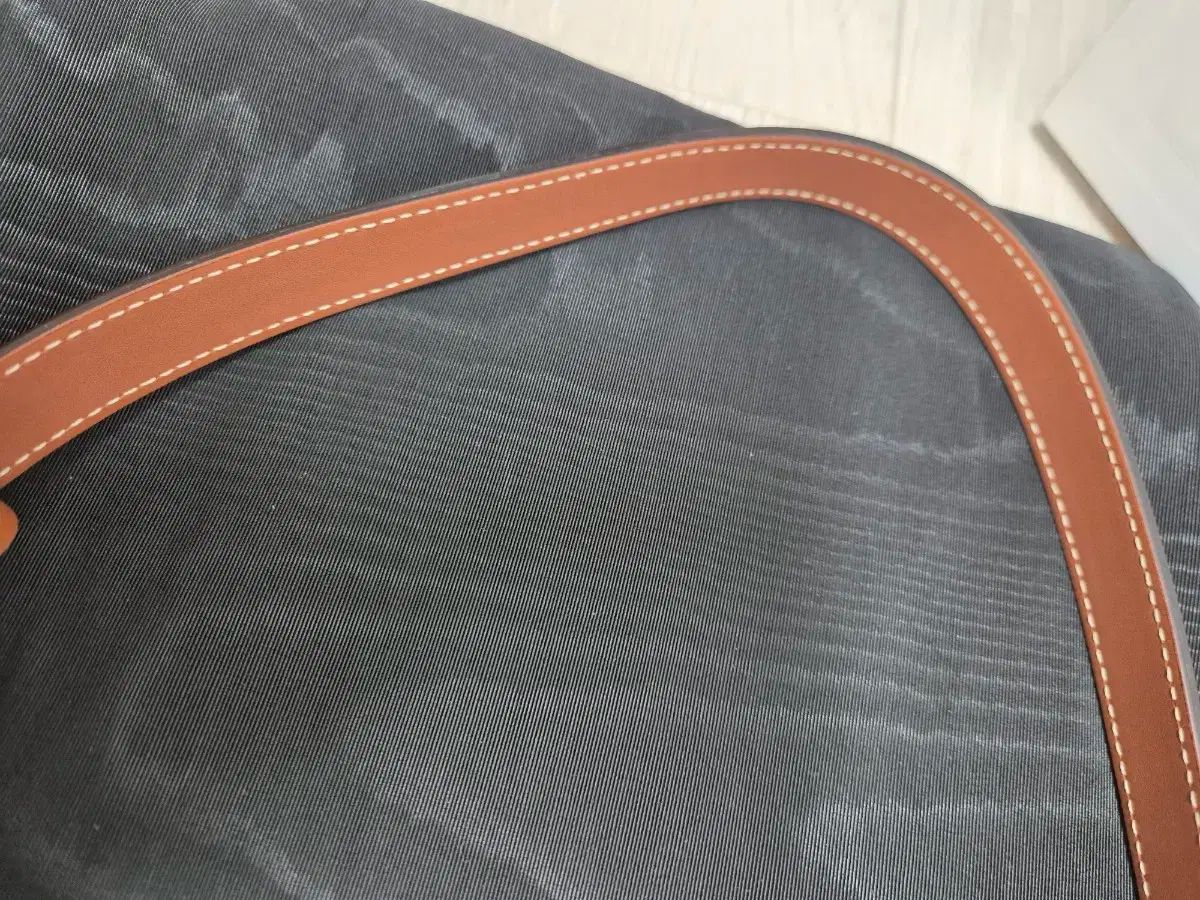 トリオンフ バケットバッグ