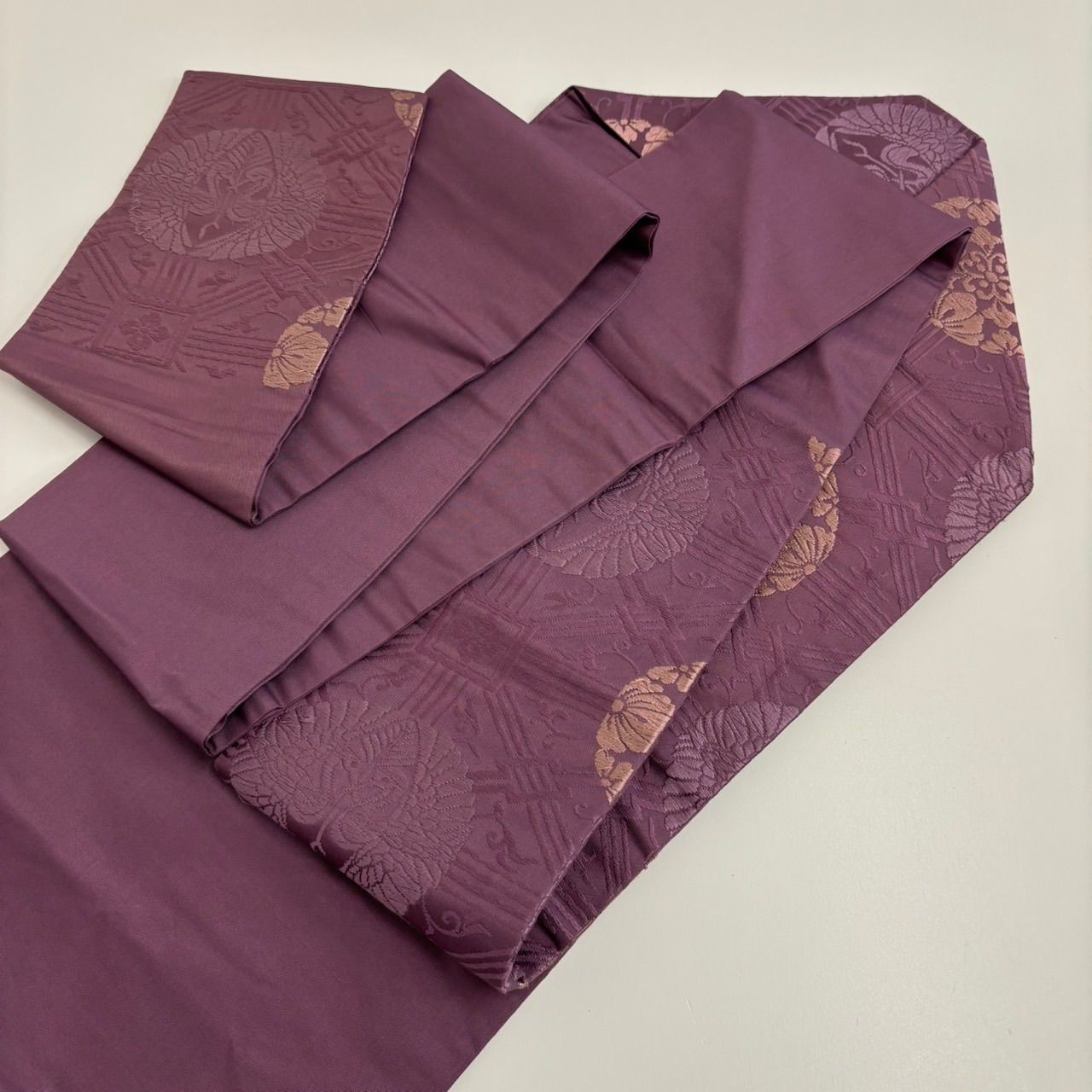 丸に向かい鶴 美しい加工