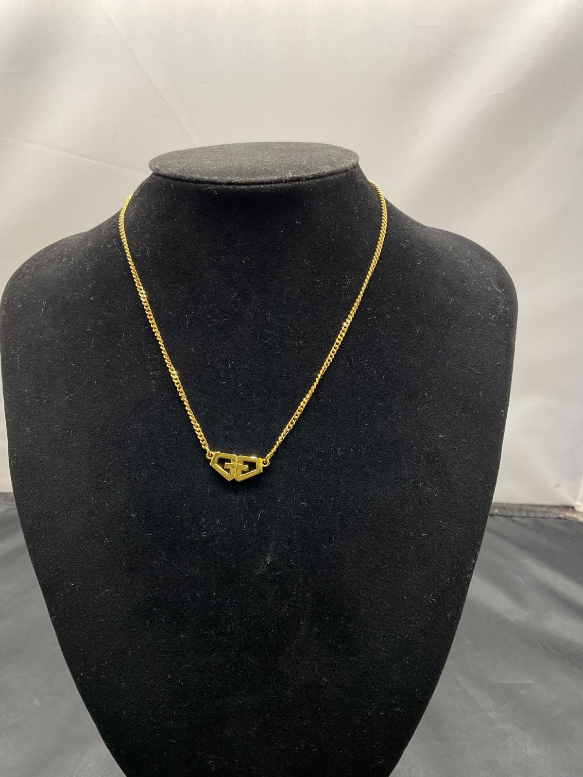 ジバンシー ネックレス