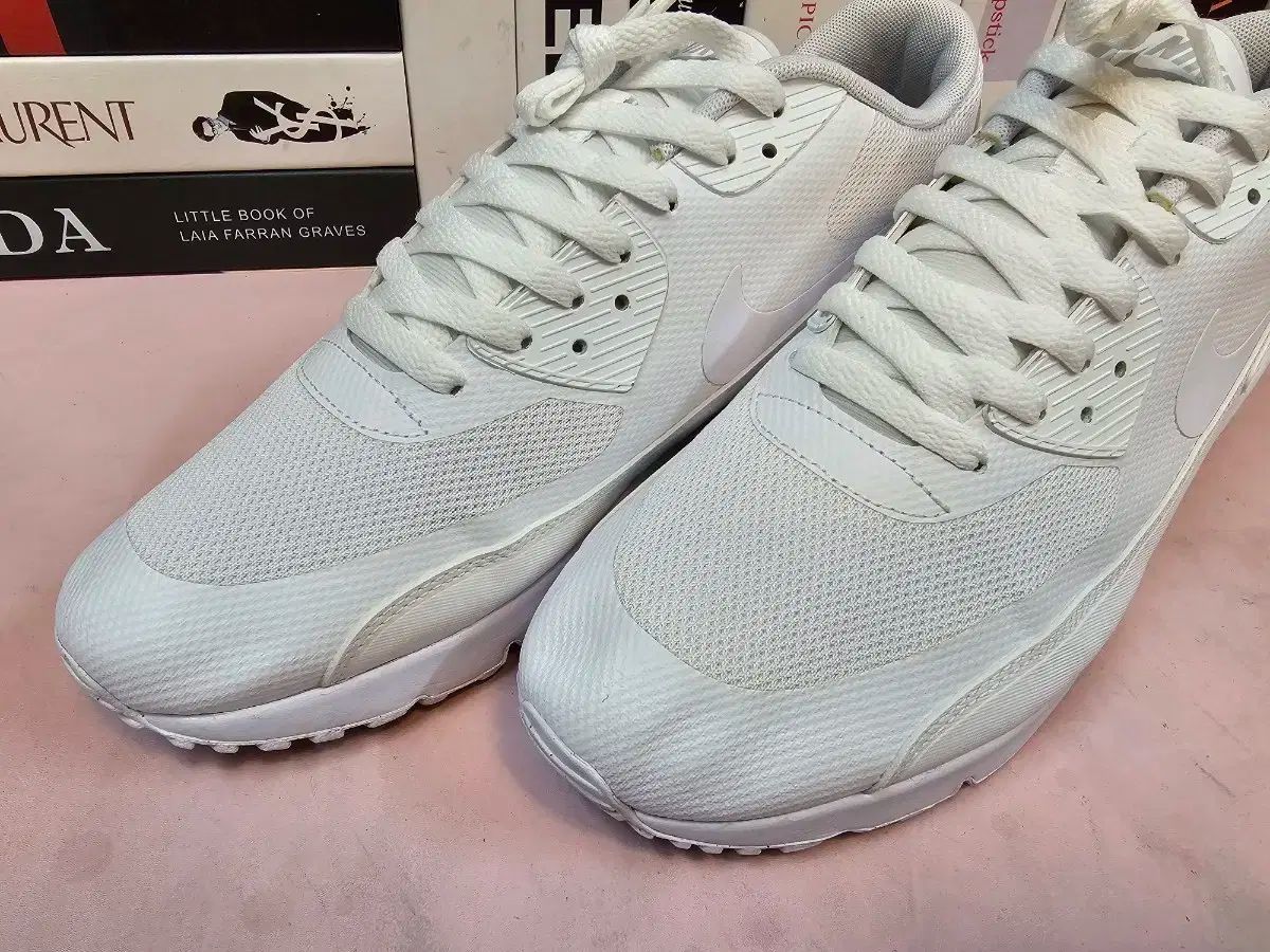 ランニングシューズ