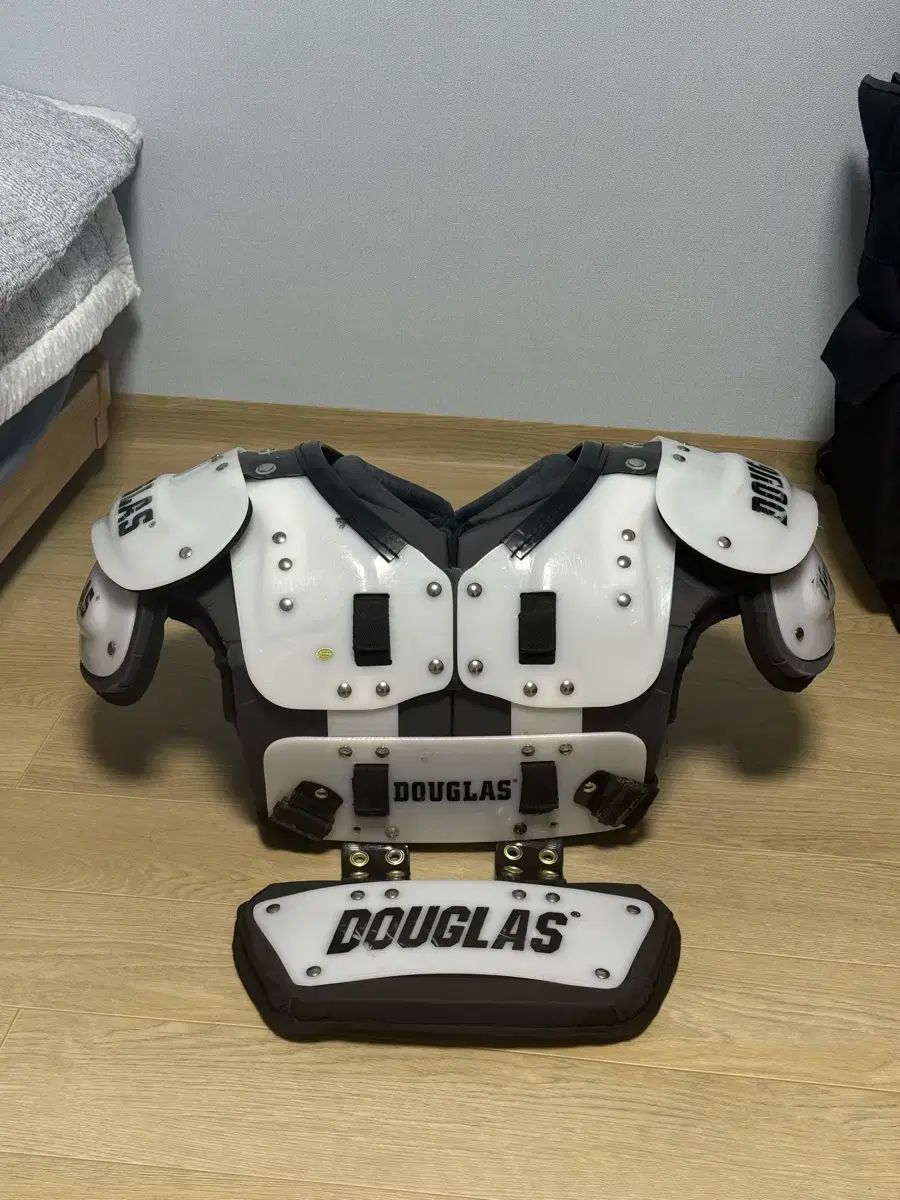 アメフト装備 ダグラス ショルダーパッド S サイズ