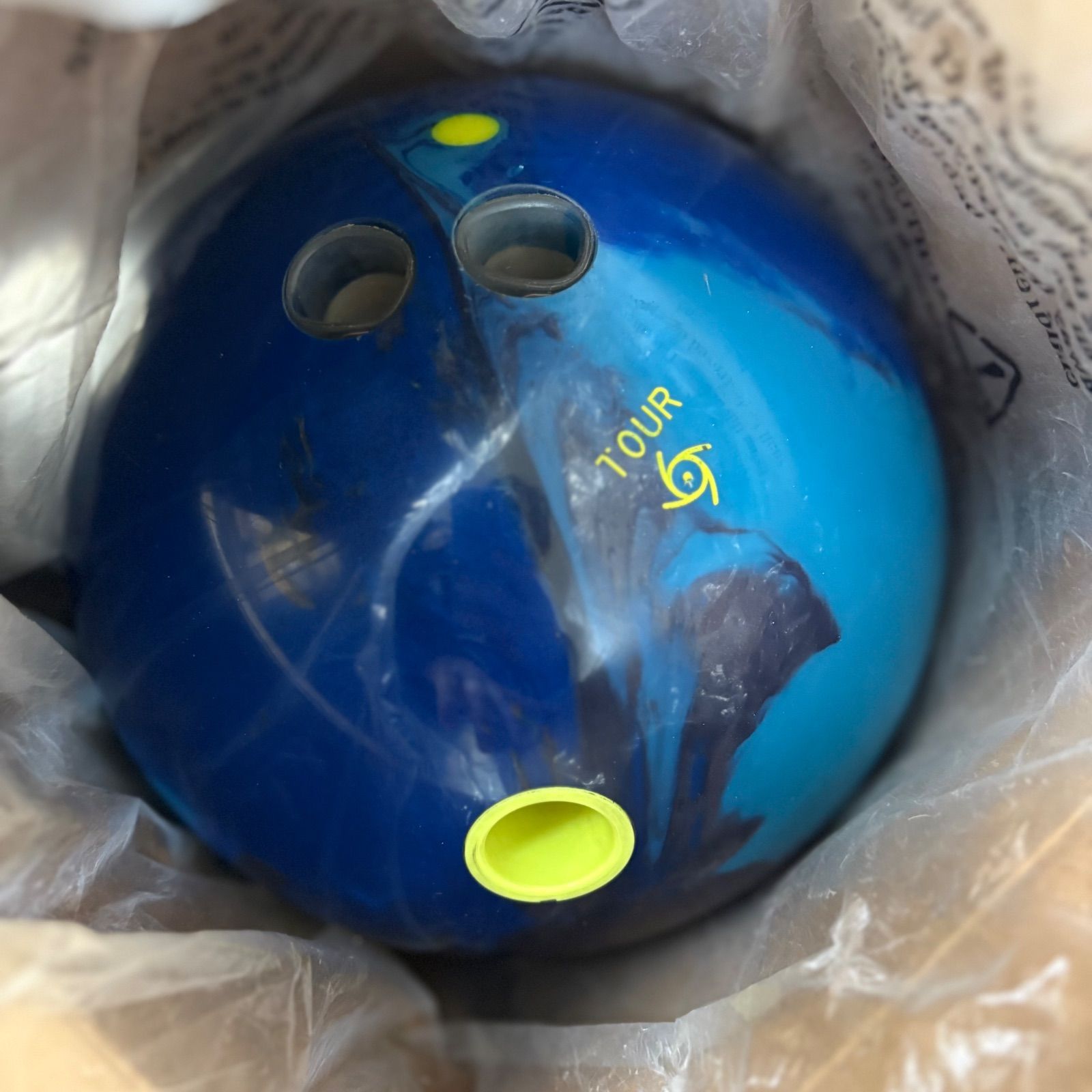 ☆STORM（ストーム） AXIOM 15ポンド ボウリングボール／中〜上級者