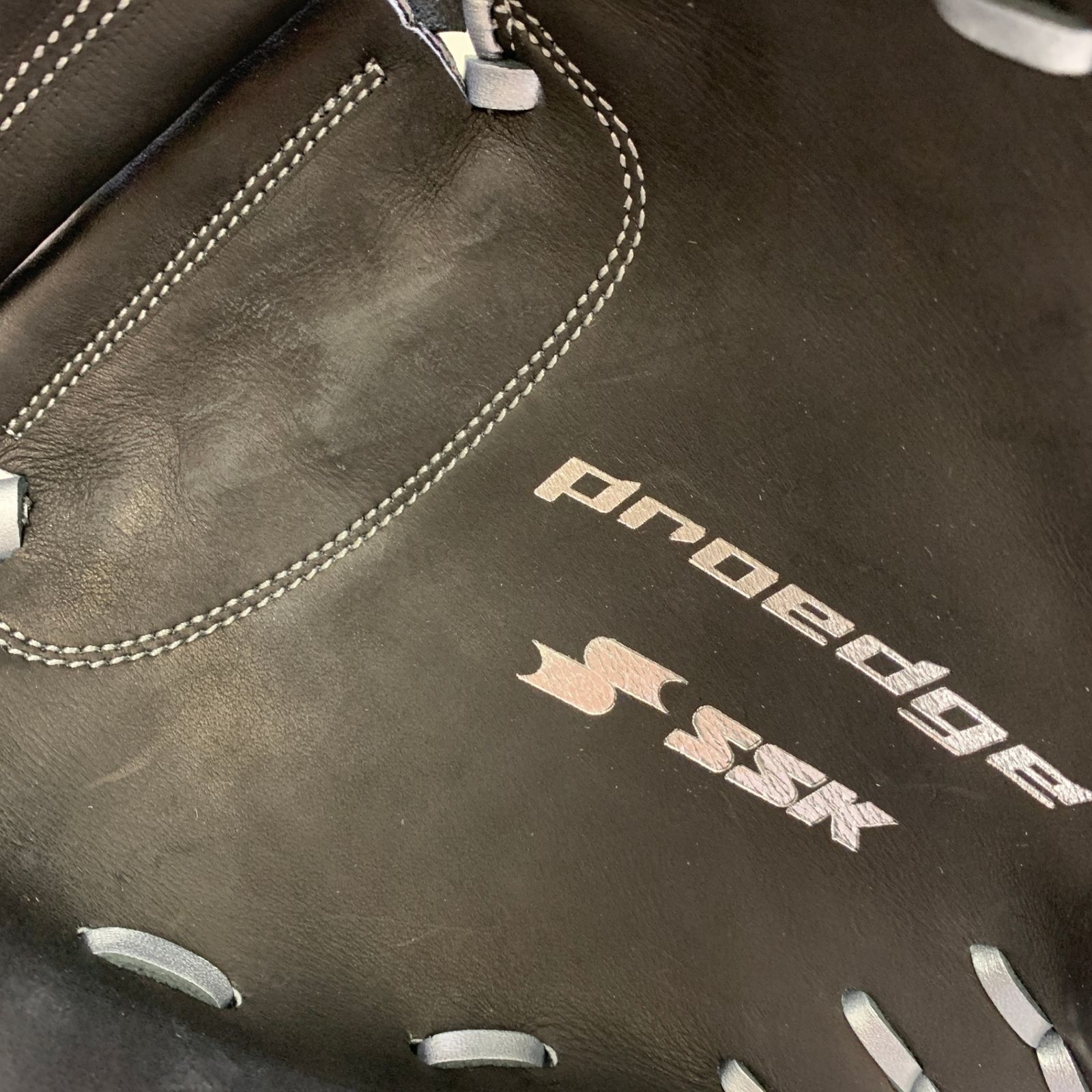 キャッチャーミット 捕手