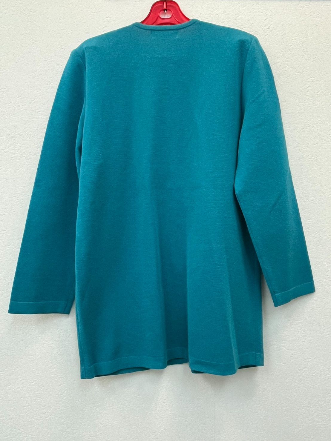 ロゴボタン ニット