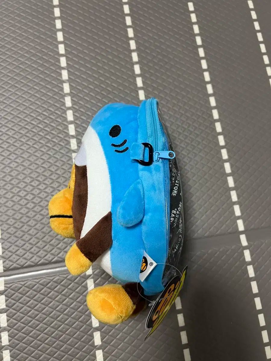 アベイシングエイプ シャーク ぬいぐるみ バッグ