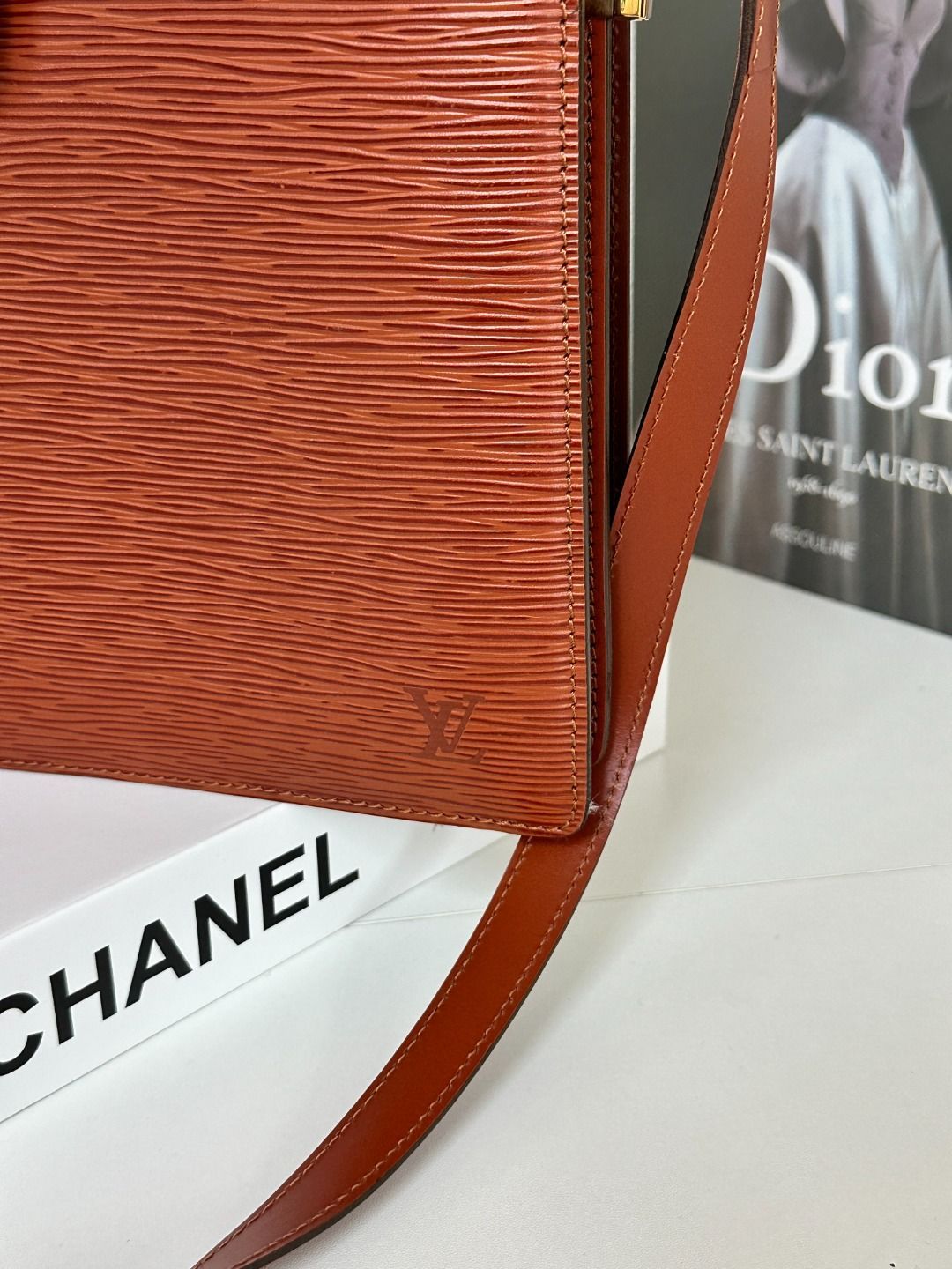 レザー ショルダーバッグ