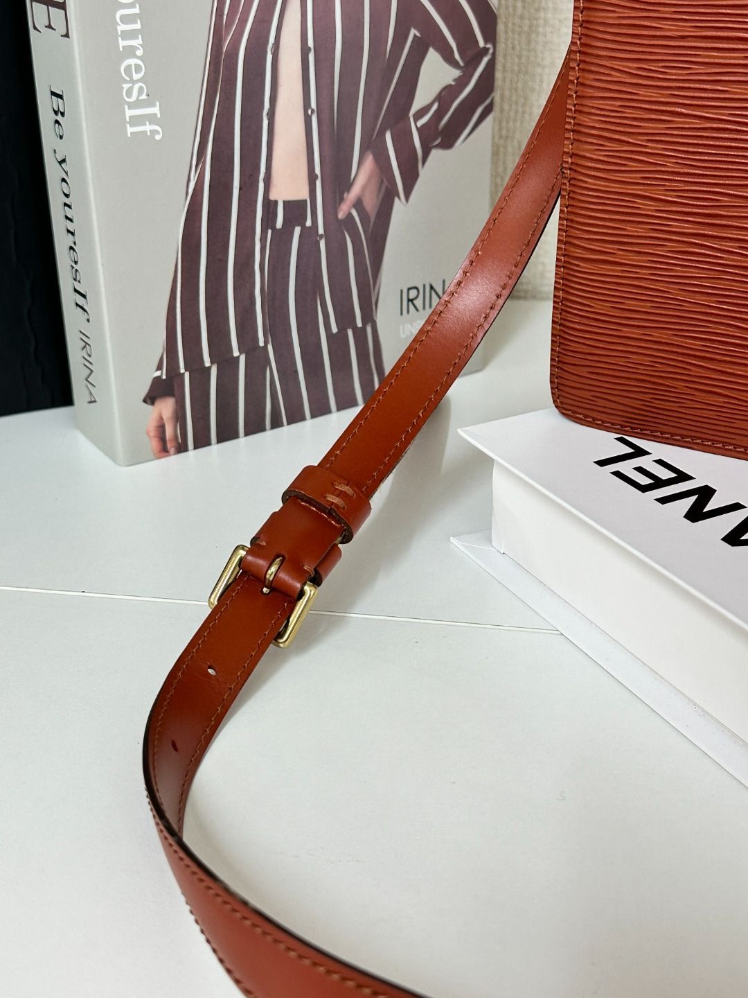 レザー ショルダーバッグ