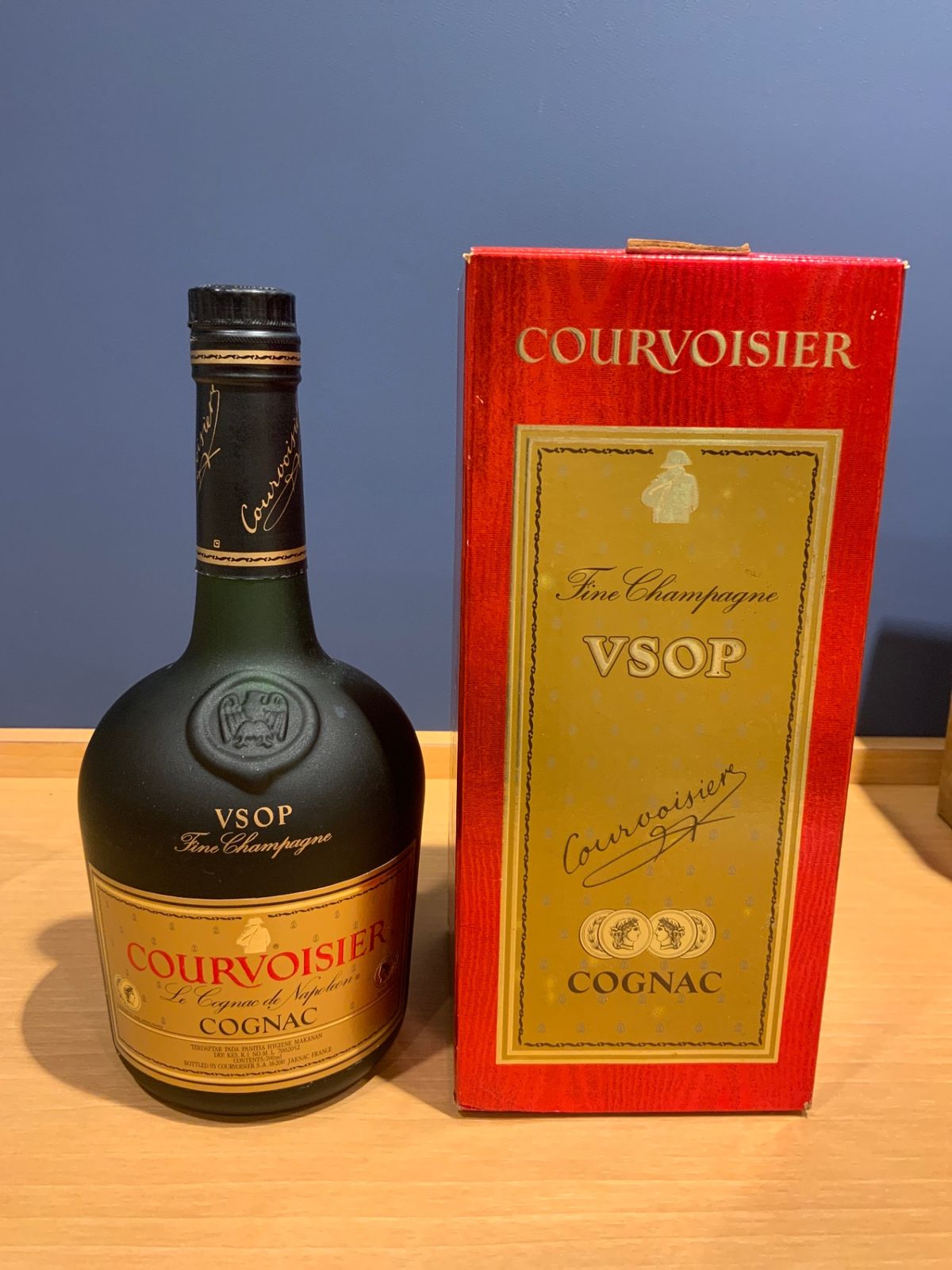 未開栓/古酒】COURVOISIER クルボアジェ VSOP 700ml 旧ボトル
