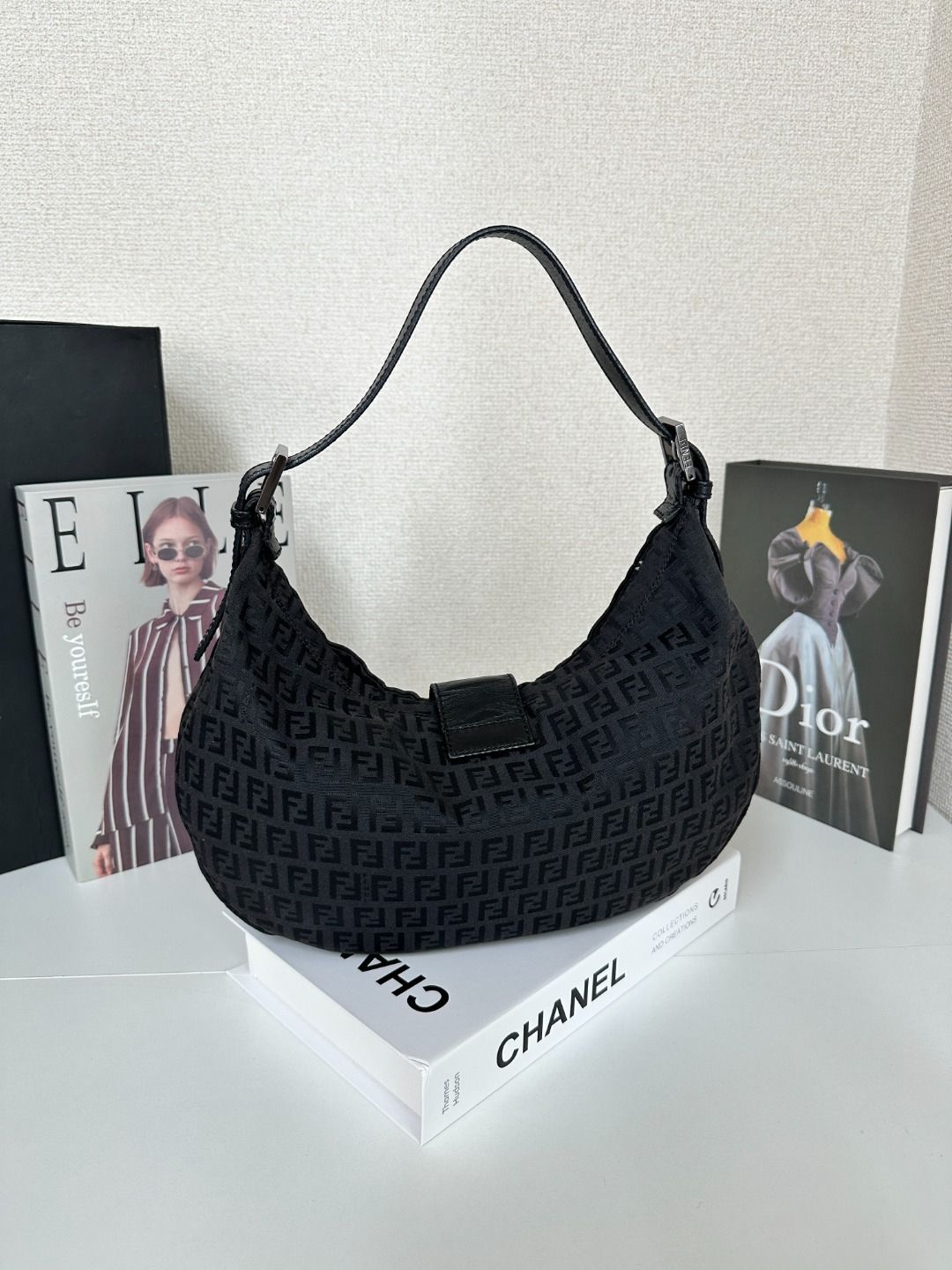 FENDI フェンディ ズッカ柄 ショルダーバッグ DECORATOM_COM_BR