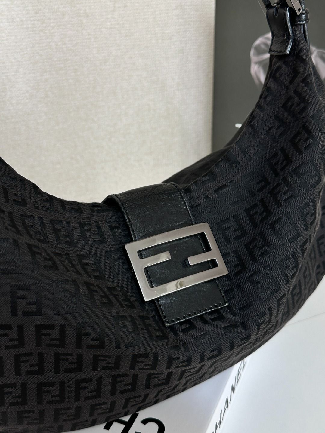 FENDI フェンディ ズッカ柄 ショルダーバッグ