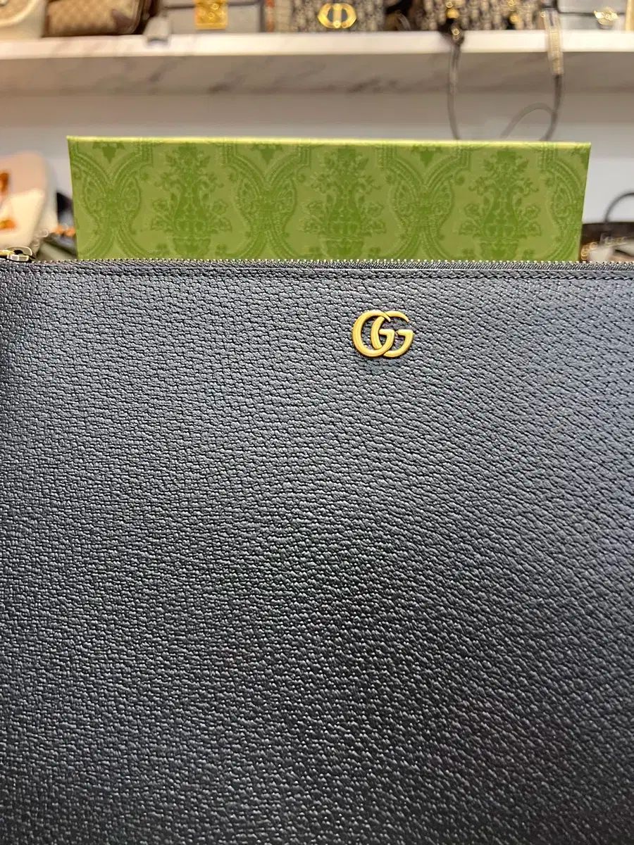 グッチ マーモント GGロゴ クラッチバッグ ブラック