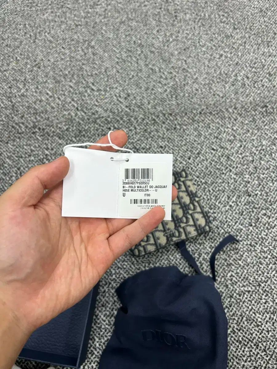 ディオール オブリーク