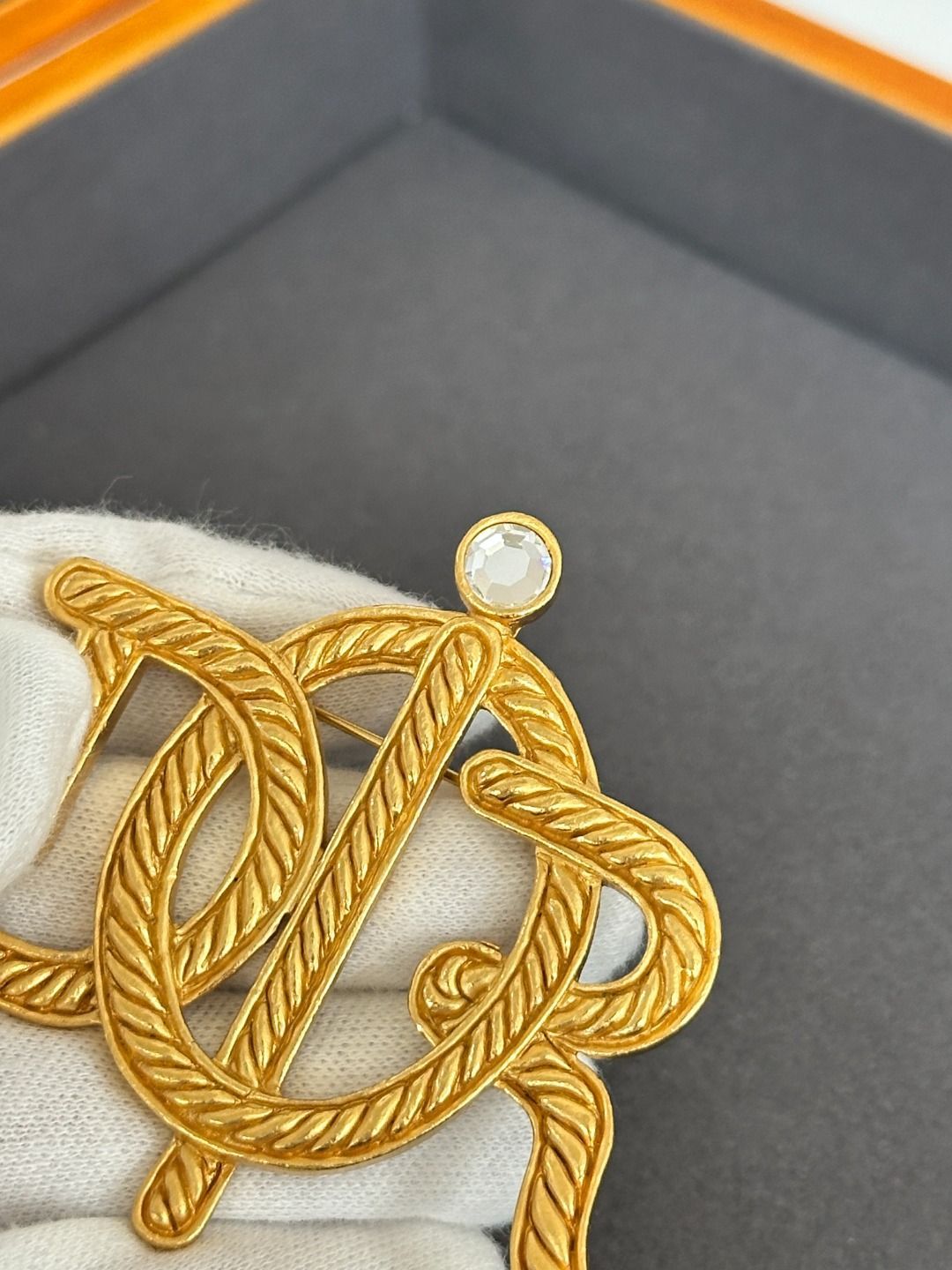 Christian Dior クリスチャン ディオール ストーンロゴ エンブレム ブローチ