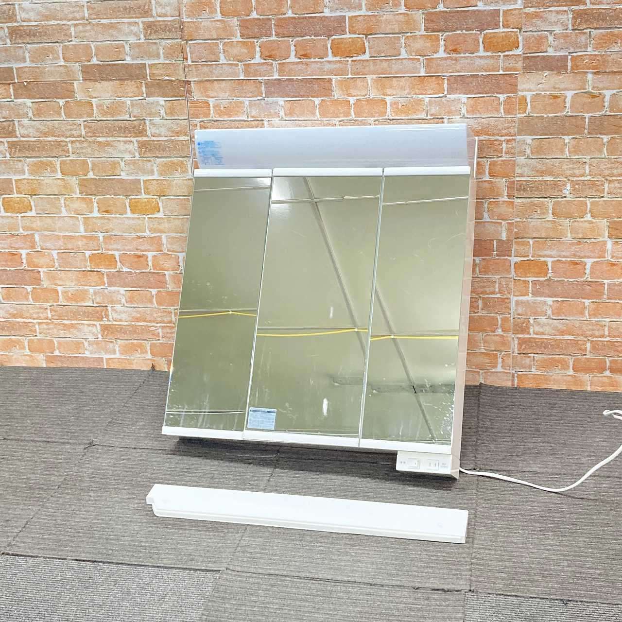 品 LIXIL リクシル 3面鏡 洗面化粧台用ミラーキャビネット 化粧鏡 幅75cm MAR-753TXU 手洗台 洗面台 30J