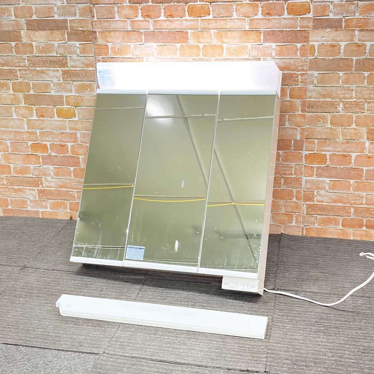 品 LIXIL リクシル 3面鏡 洗面化粧台用ミラーキャビネット 化粧鏡 幅75cm MAR-753TXU 手洗台 洗面台 30J