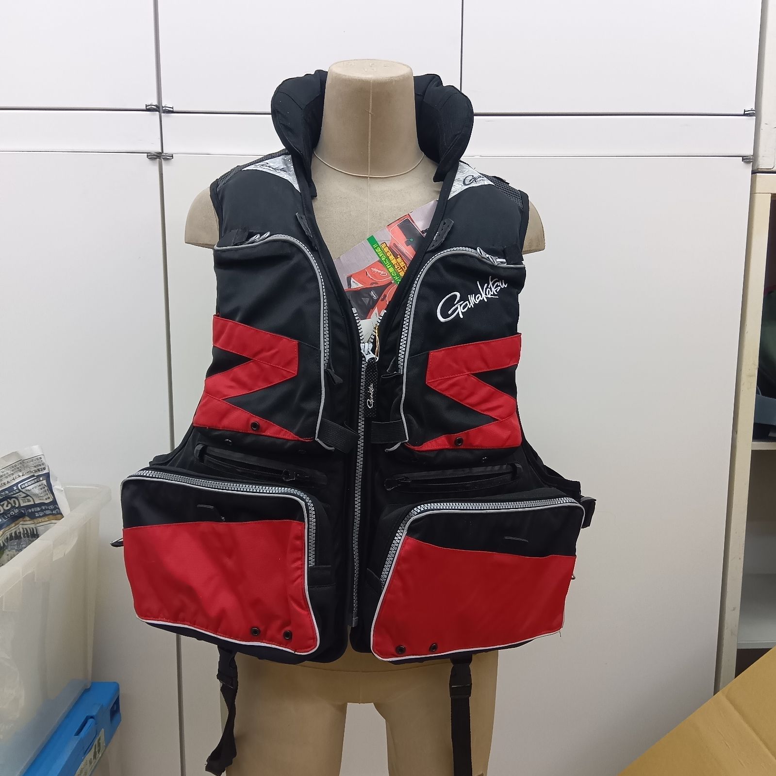 Gamakatsu がまかつ フローティングベスト GM-2154 LLサイズ ブラック 黒 ライフジャケット 釣り フィッシング 磯釣り 鮎釣り 船釣り 防寒 軽量 撥水 大容量ポケット 品