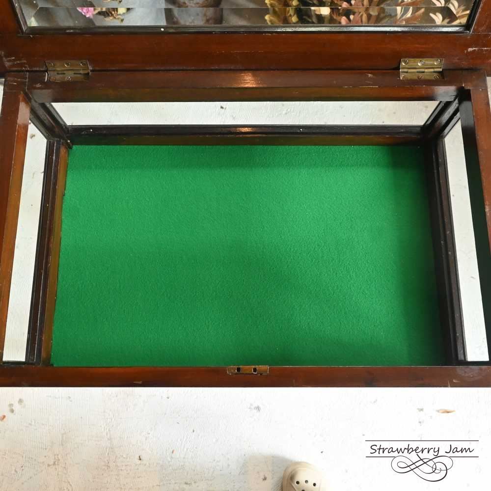 英国アンティーク ジュエリーキャビネット