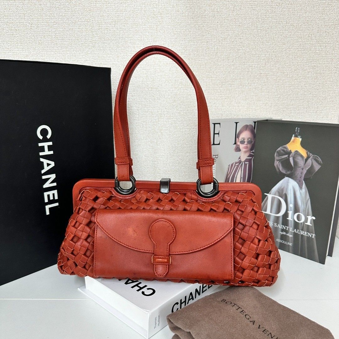 PRADA ボッテガ ヴェネタ イントレチャート キスロック レザーハンドバッグ