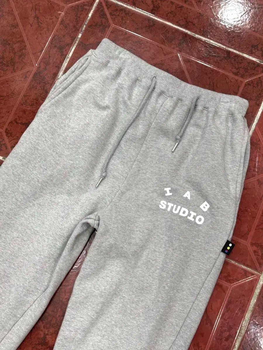 Studio ジョガースウェットパンツ