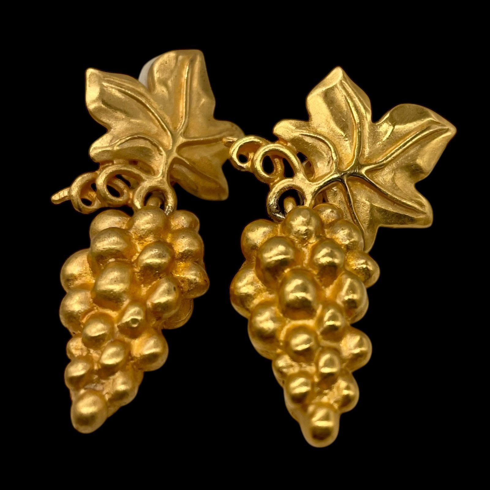 ジバンシー 葡萄 ブドウ フルーツモチーフ イヤリング ゴールド 大振り 4 Gロゴ 耳飾り ヴィンテージ ジュエリー