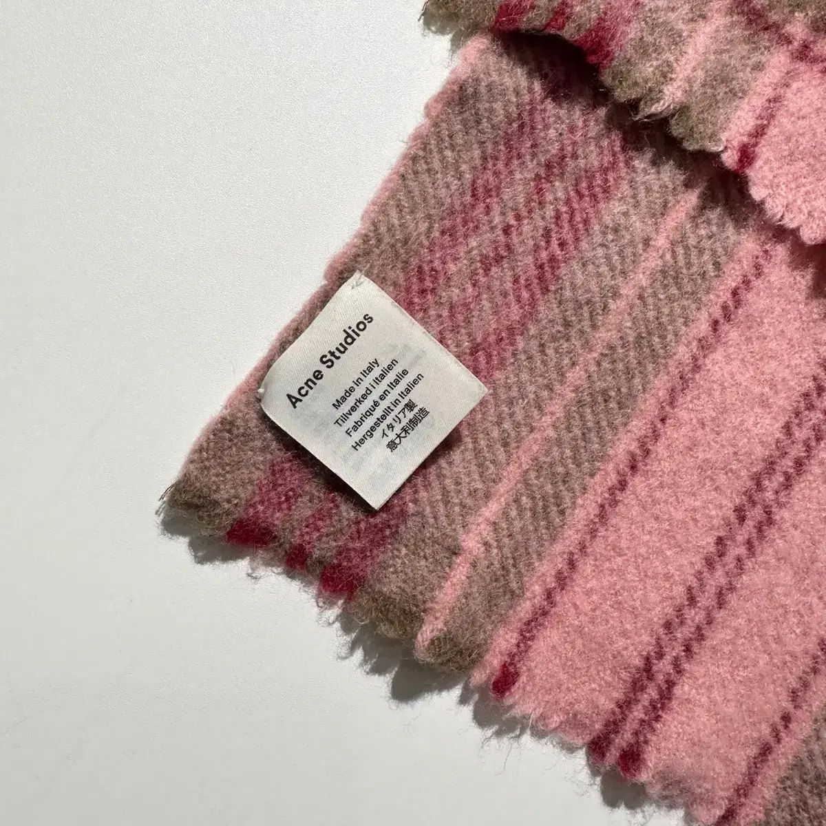 アクネストゥディオズ