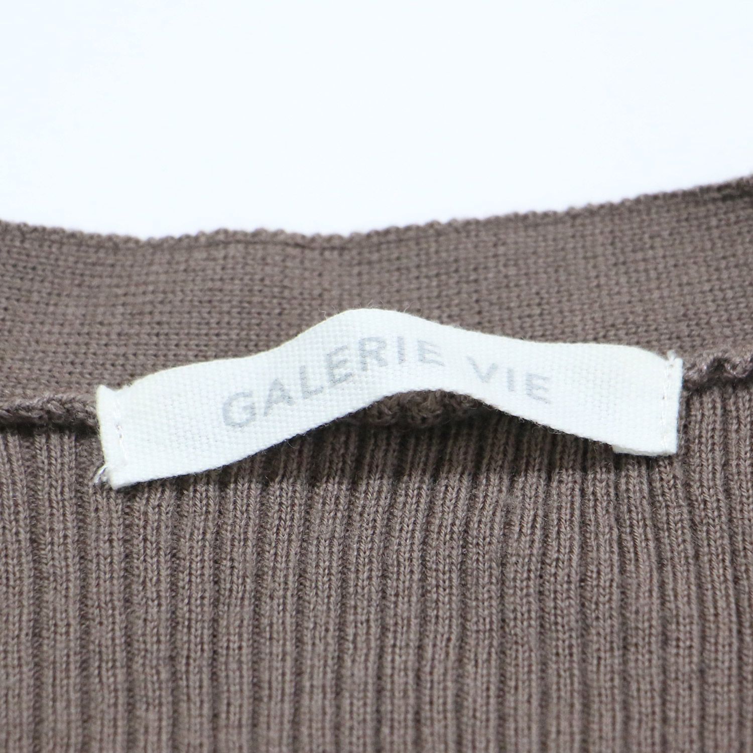 GALERIE VIE ギャルリー ヴィー カーディガン ブラウン サイズ:S(9号) | 20秋冬 プルミエールウール リブ Vネック カーディガン / ニット | 長袖 コンパクト スリット | トップス セーター【レディース】【中古】【K4624】 GALERIE VIE ギャルリー ヴィー カーディガン ブラウン サイズ:S(9号