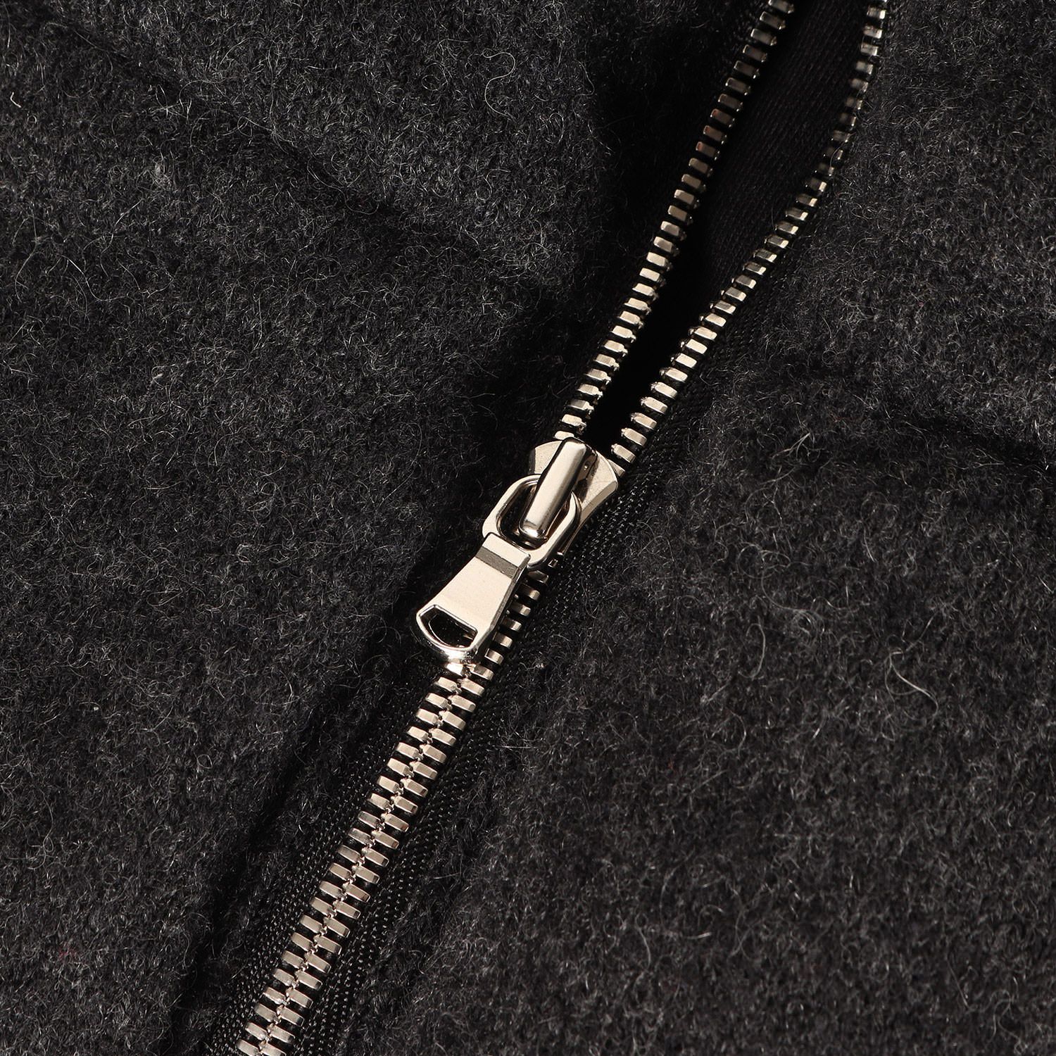 TOMORROWLAND トゥモローランド ベスト ダークグレー サイズ S 23AW カシミヤ ニット ダウンベスト 63-02-35-02036 アウター ジャケット 上着 メンズ KANDAIZUMI_COM