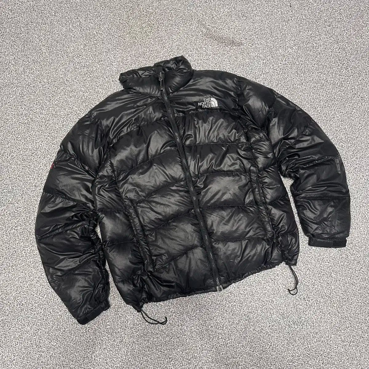 THE NORTH FACE ザノースフェイス 光沢 ブラック ダウン