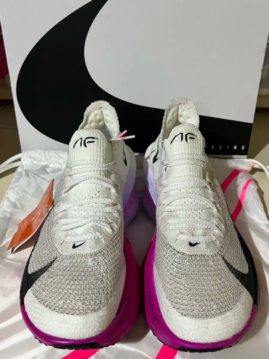 ナイキ アルファフライ3 ハイパーピンク