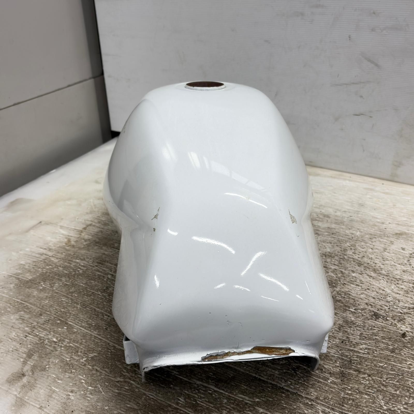 ガソリンタンク スズキ