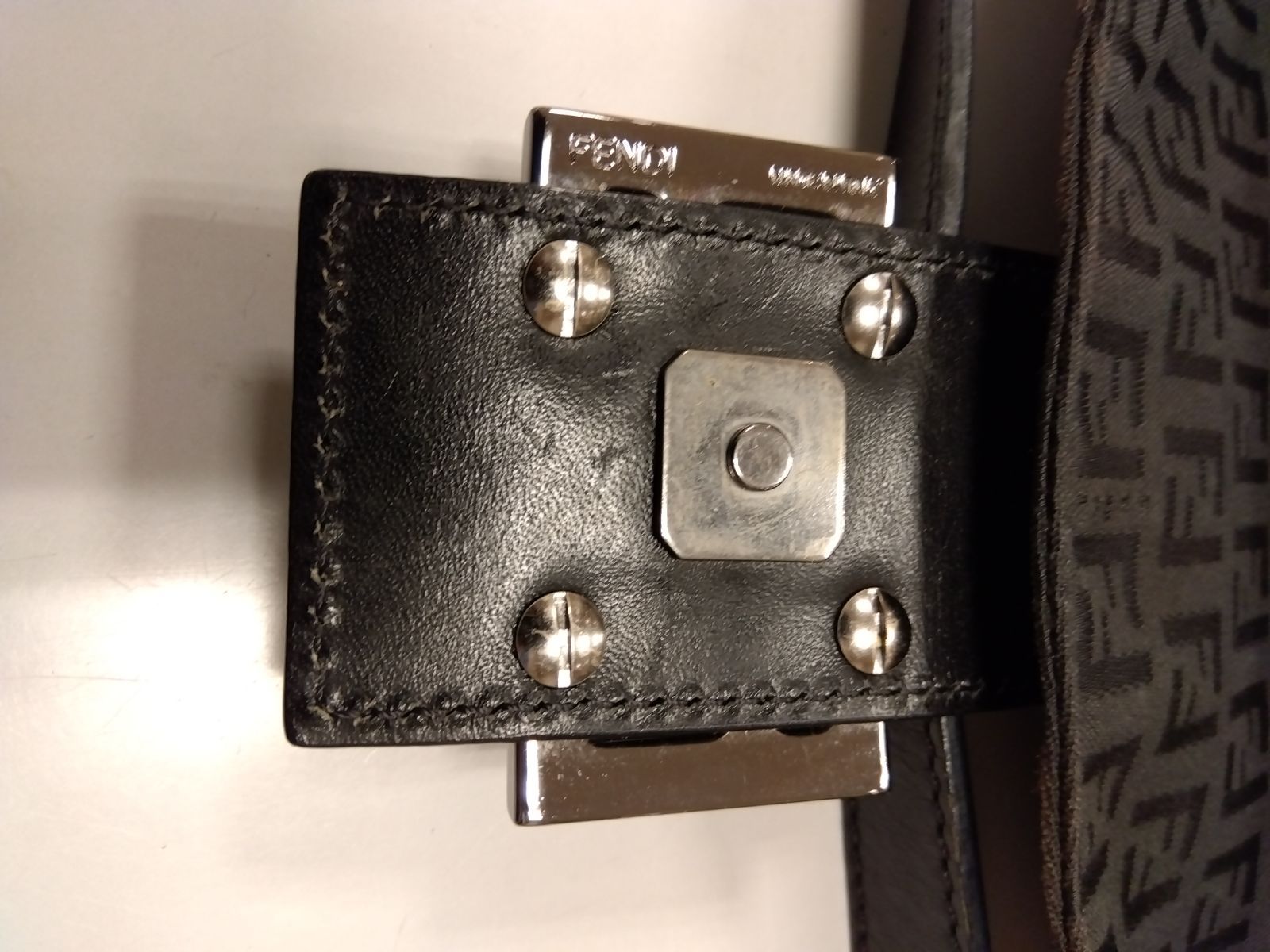 M7 フェンディ FENDI バッグ ワンショルダー ハンドバッグ マンマバケット ズッカ柄 訳アリ DECORATOM_COM_BR