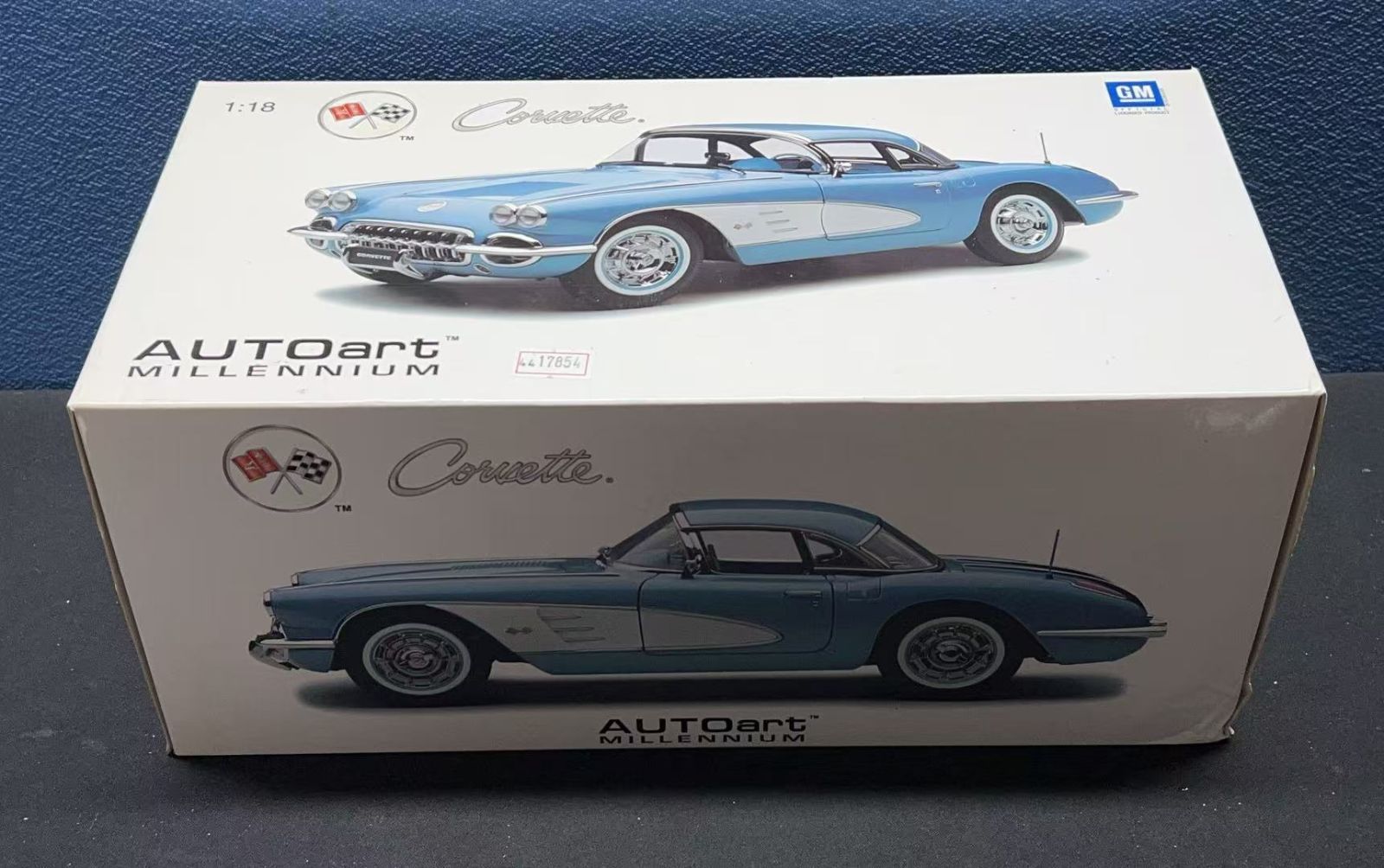 1 18 シボレー コルベット 1958 シルバーブルー オートアート 4416939