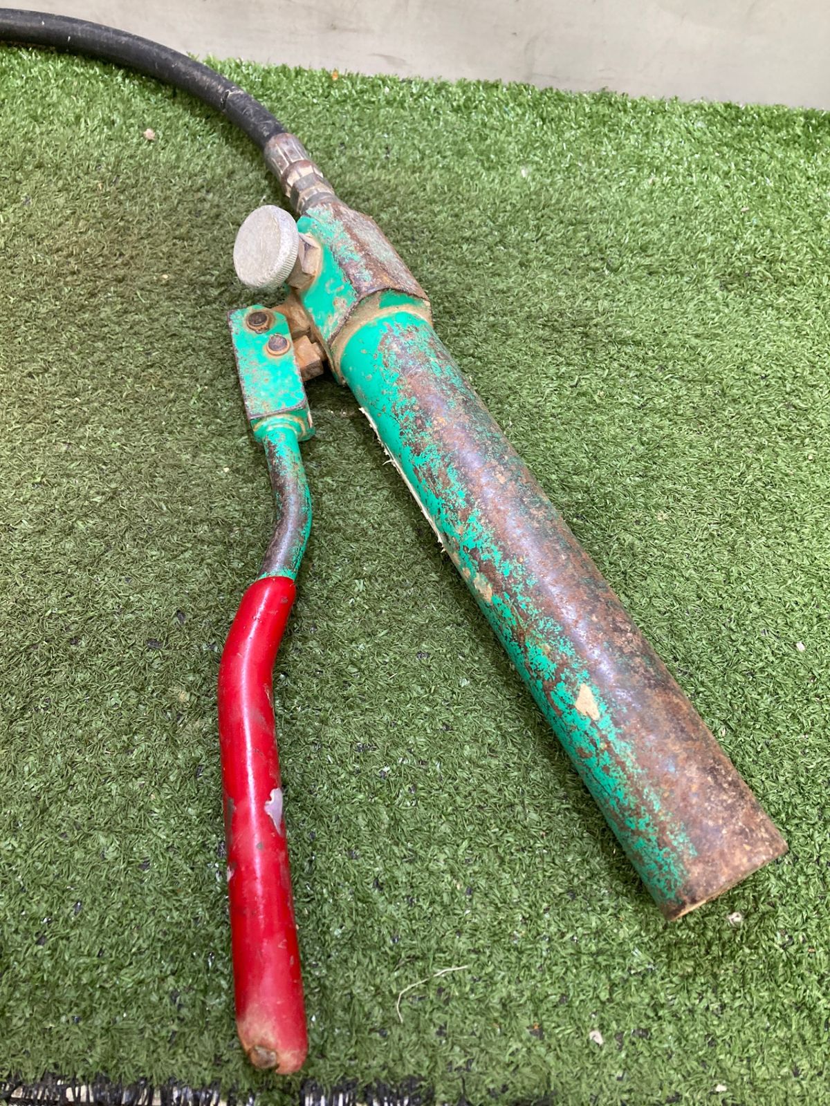  品 0921 亀倉精機 手動油圧式 パイプ断水機 SS 30 その他 切削 切断 穴あけ