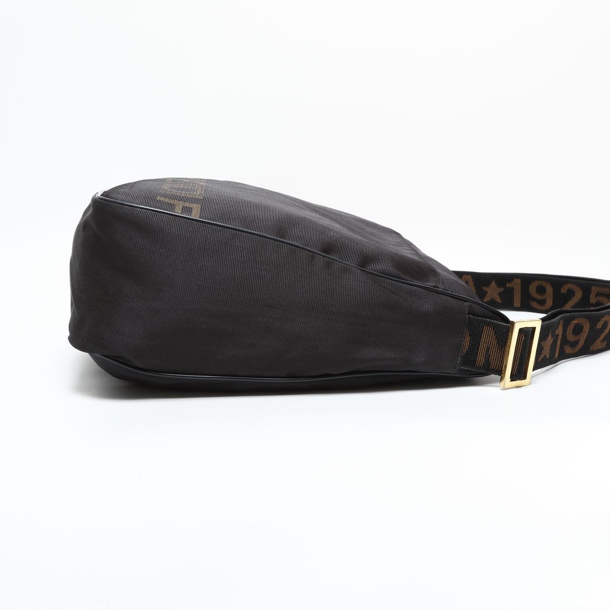 FENDI フェンディ