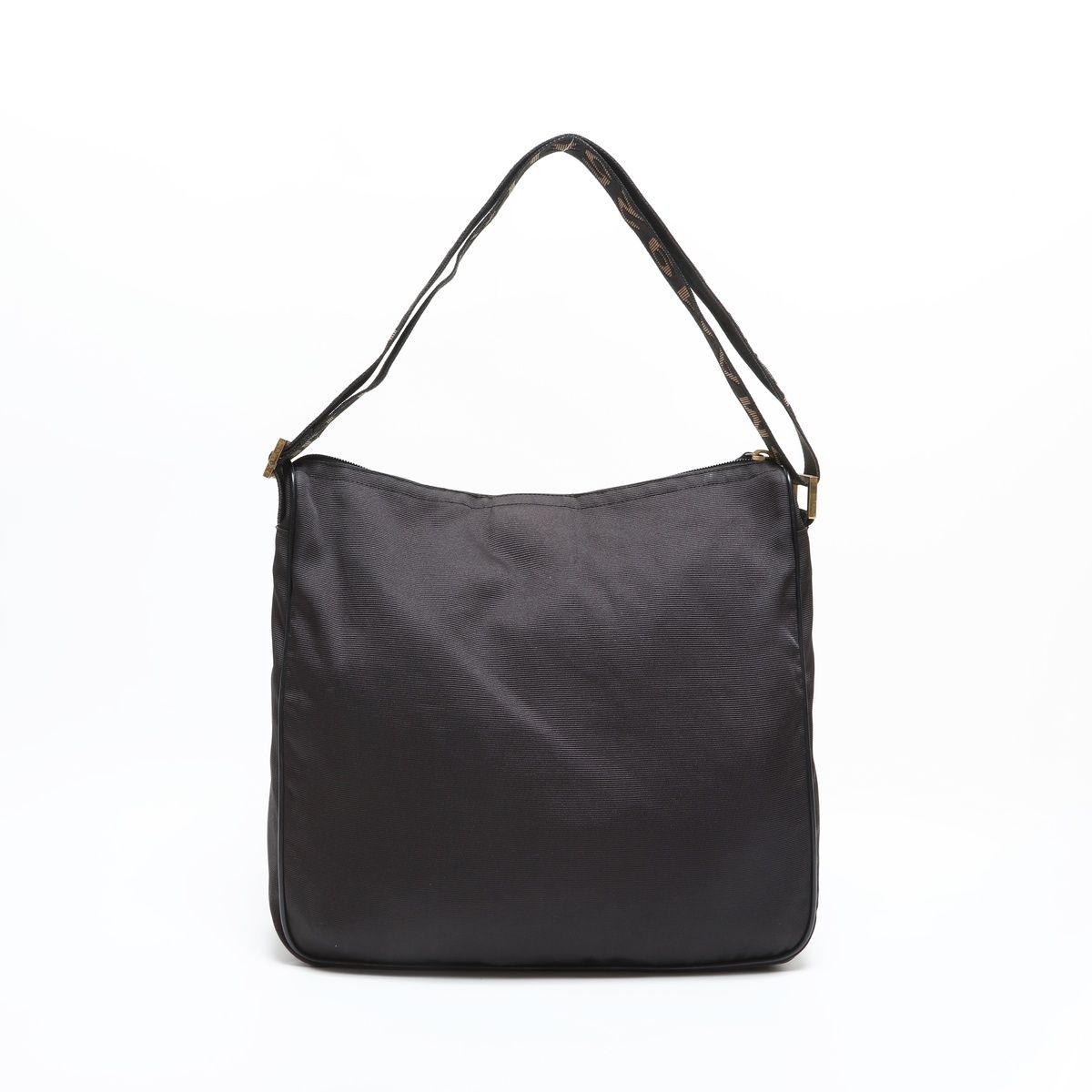 FENDI フェンディ