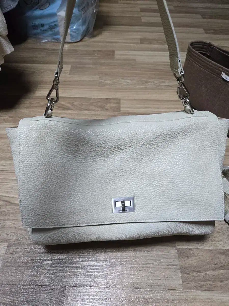 ペレッティ アイボリーM