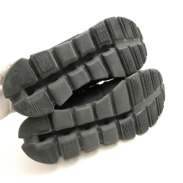 6 ランニングシューズ