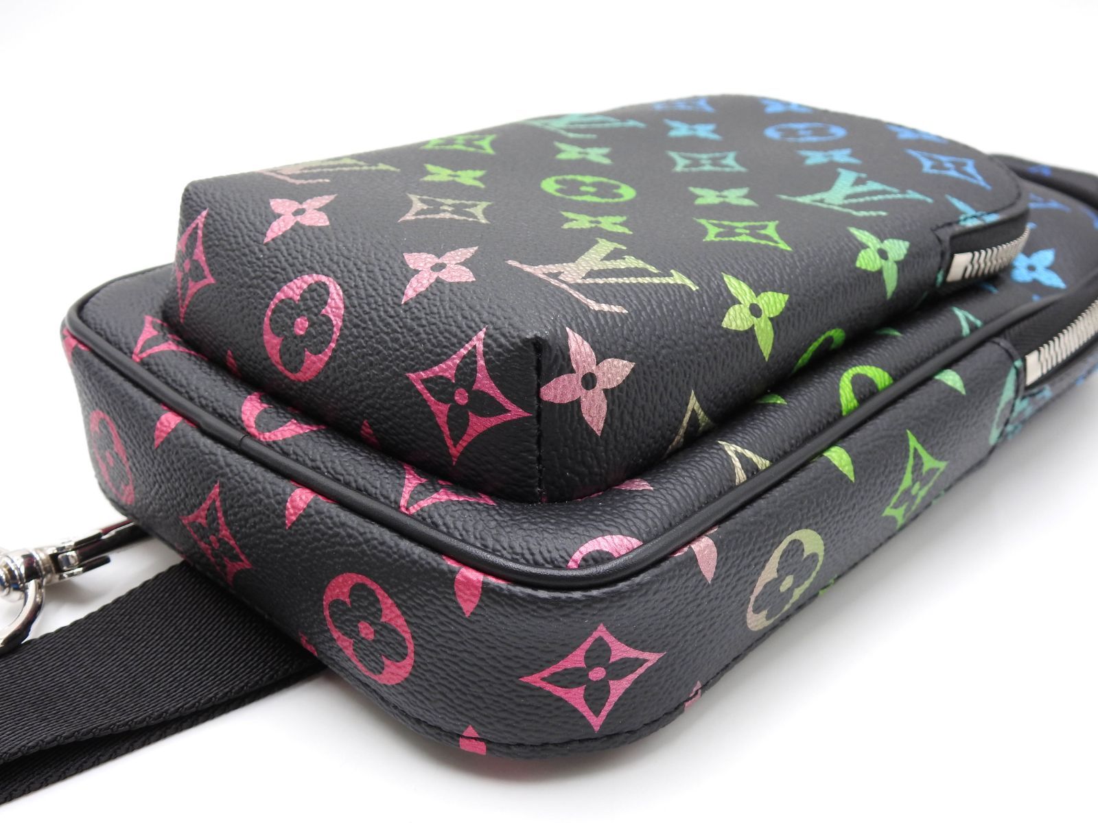 ルイヴィトン モノグラム イリデッセント グラデーション アヴェニュー スリングバッグ ボディバッグ 斜め掛け レザー マルチ M13936 DECORATOM_COM_BR