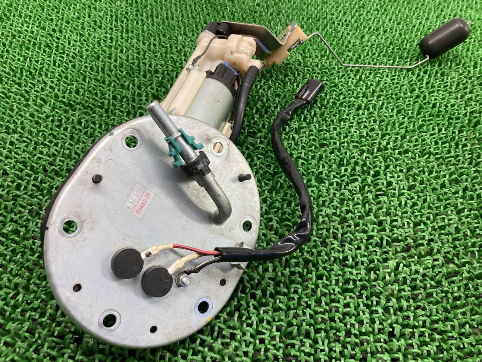 CB1100 フューエルポンプ UC-T33HU2 ホンダ 純正 SC65 10-11年 フューエルセンサー 燃料ポンプ 機能的問題なし nE