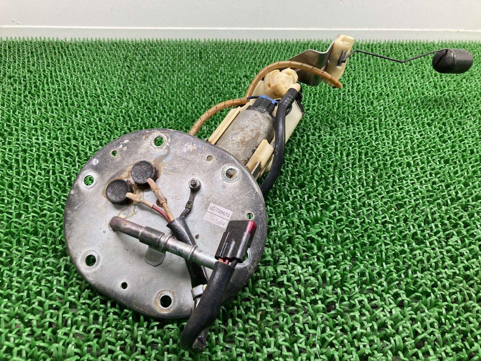 CB400SF フューエルポンプ UC-T30HU13 ホンダ 純正 バイク 部品 NC42 REVO レボ フューエルセンサー 燃料ポンプ Sv