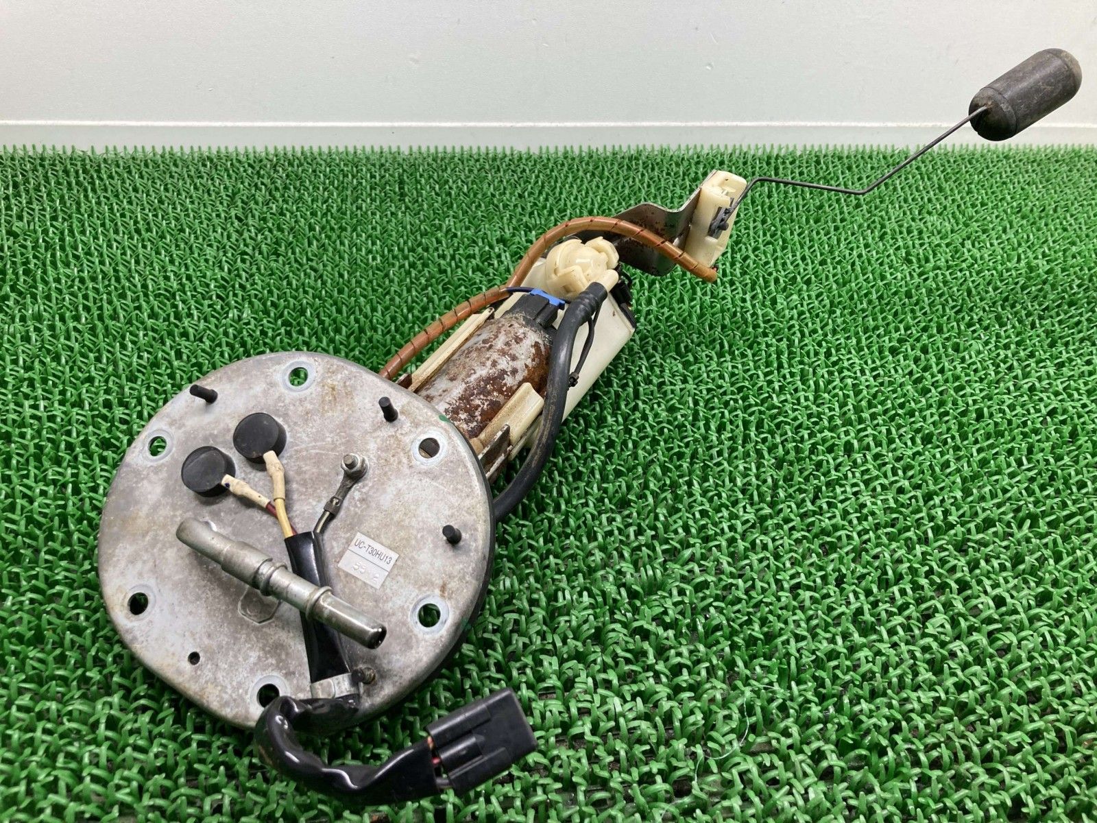 CB400SF フューエルポンプ UC-T30HU13 ホンダ 純正 バイク 部品 NC42 REVO レボ フューエルセンサー 燃料ポンプ lY