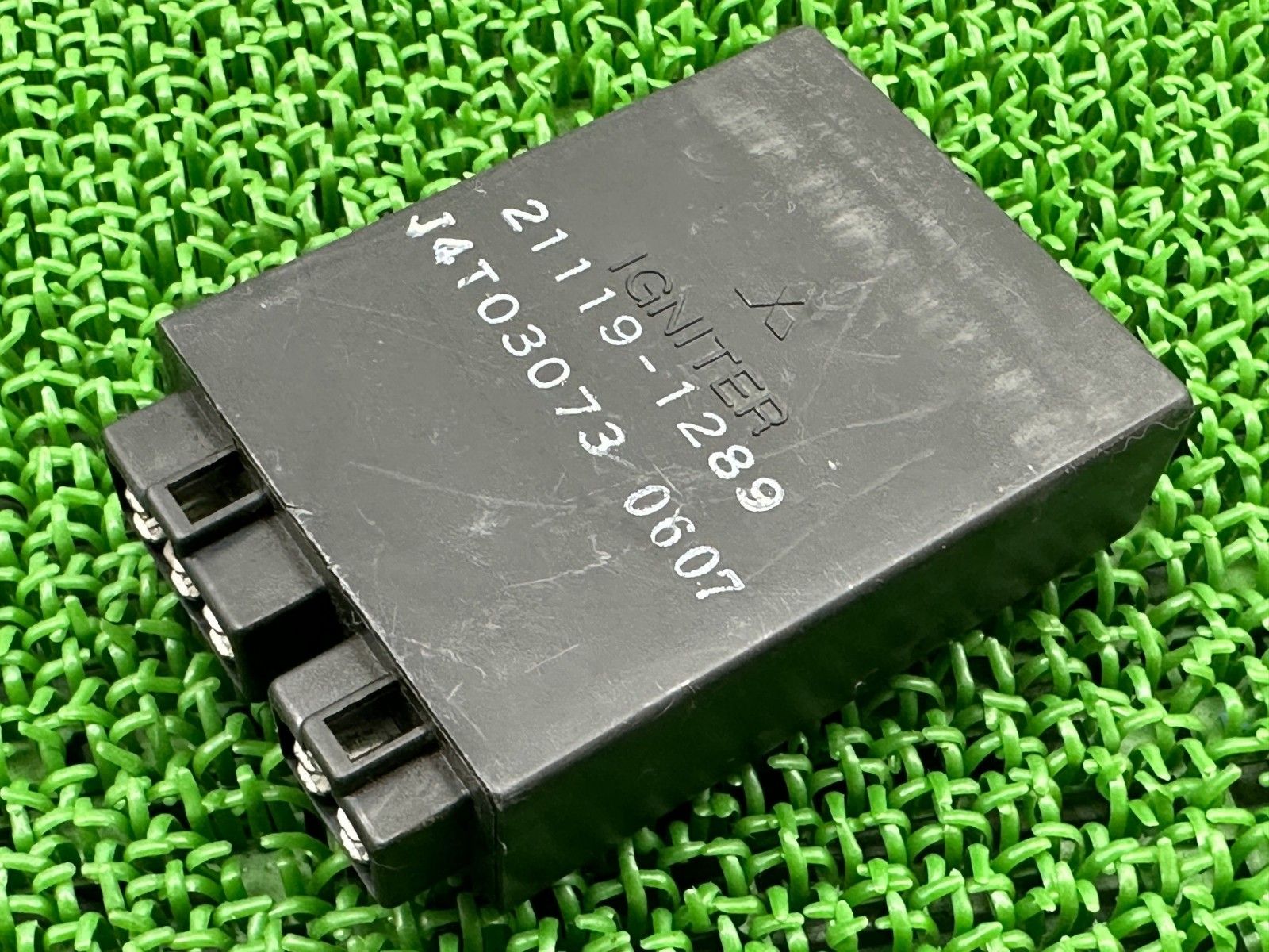 ZZ-R400 イグナイター カワサキ 純正 バイク 部品 ZX400K CDI スパークユニット 機能的問題なし 品薄 車検 Genuine wM