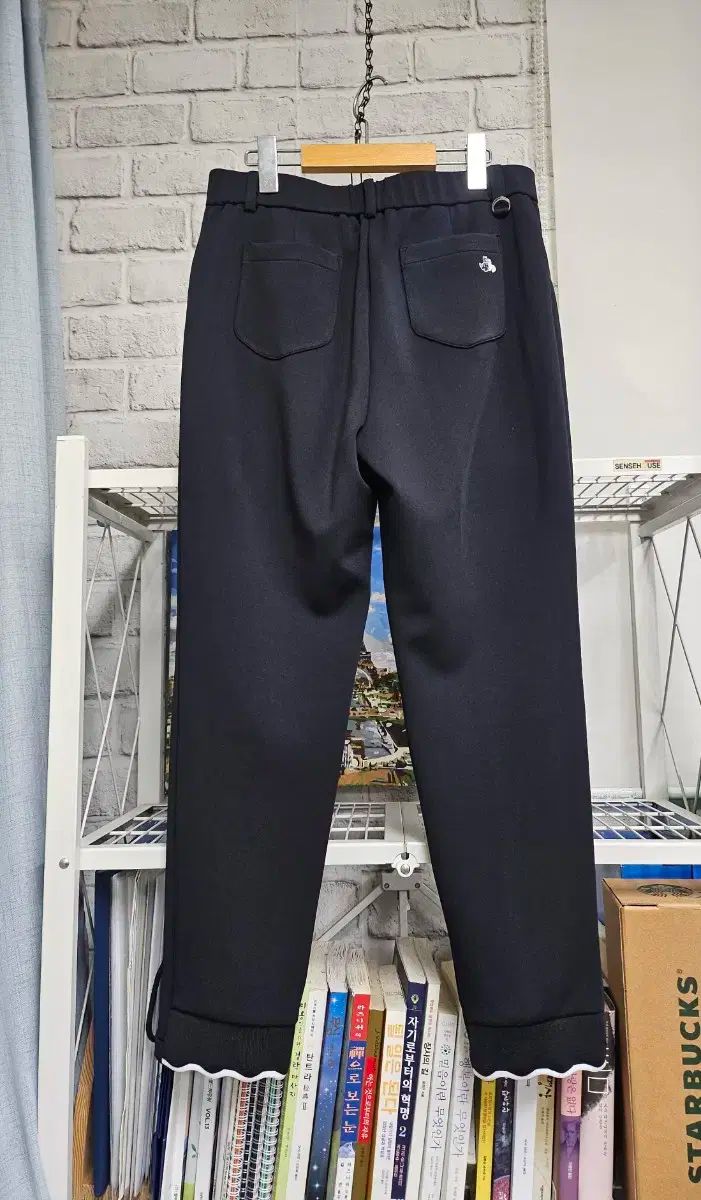 ブラック＆ホワイト レディース ゴルフパンツ 28 29 季節の変わり目 ゴルフパンツ WL88