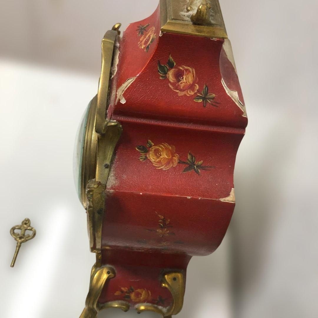 送料無料 アンティーク風 置時計 手巻き式 花模様 ゴールド装飾 251104 送料無料 アンティーク風 置時計 手巻き式 花模様 ゴールド装飾 レッド