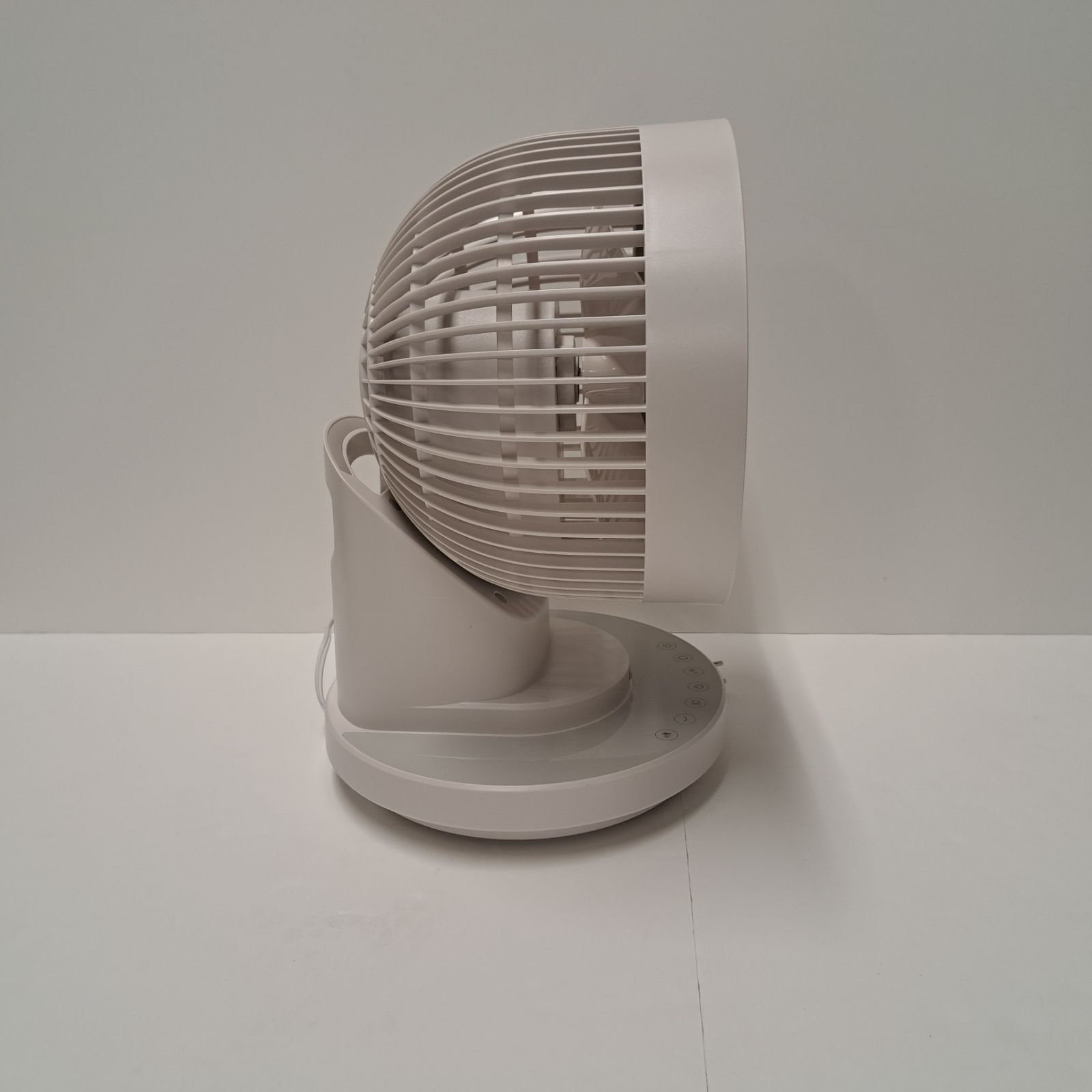 THREEUP スリーアップ 3Dスイング DCサーキュレーター 扇風機 CF-T2424WH DCモーター 人感センサー 上下左右360°立体首振り 分解して洗える 節電センサー付 でんきち 家電量販店