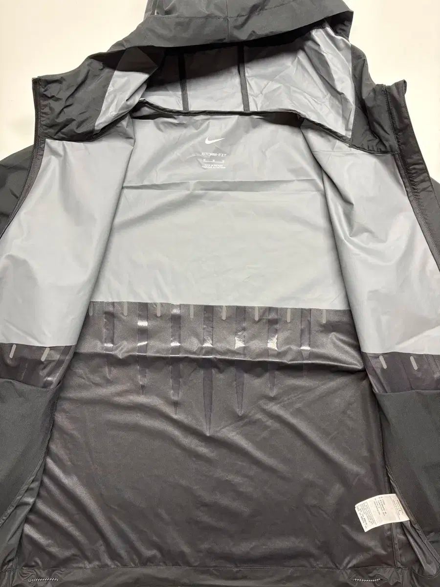 ナイキ エアロスイフト 25aw ストームフィット エアロガミ ランニング