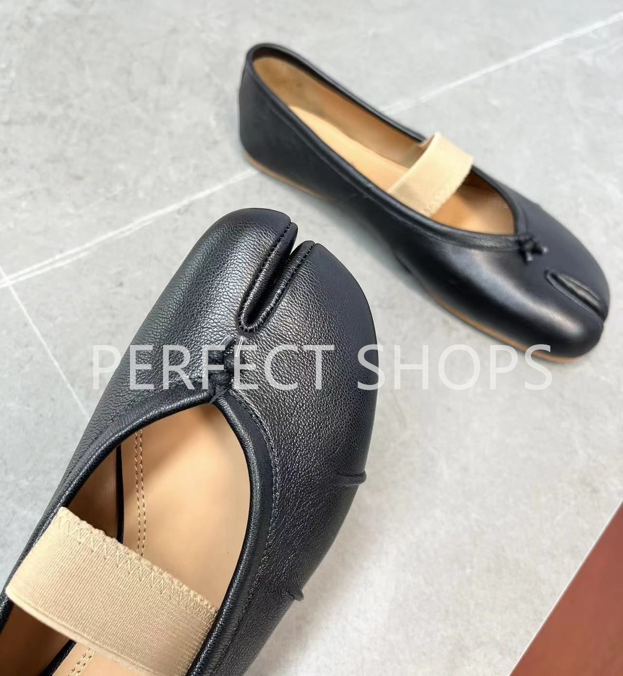 MAISON MARGIELA Tabi メゾン マルジェラ タビバレエ スニーカー パンプス フラットシューズ バレエシューズレディース レザー サンダル