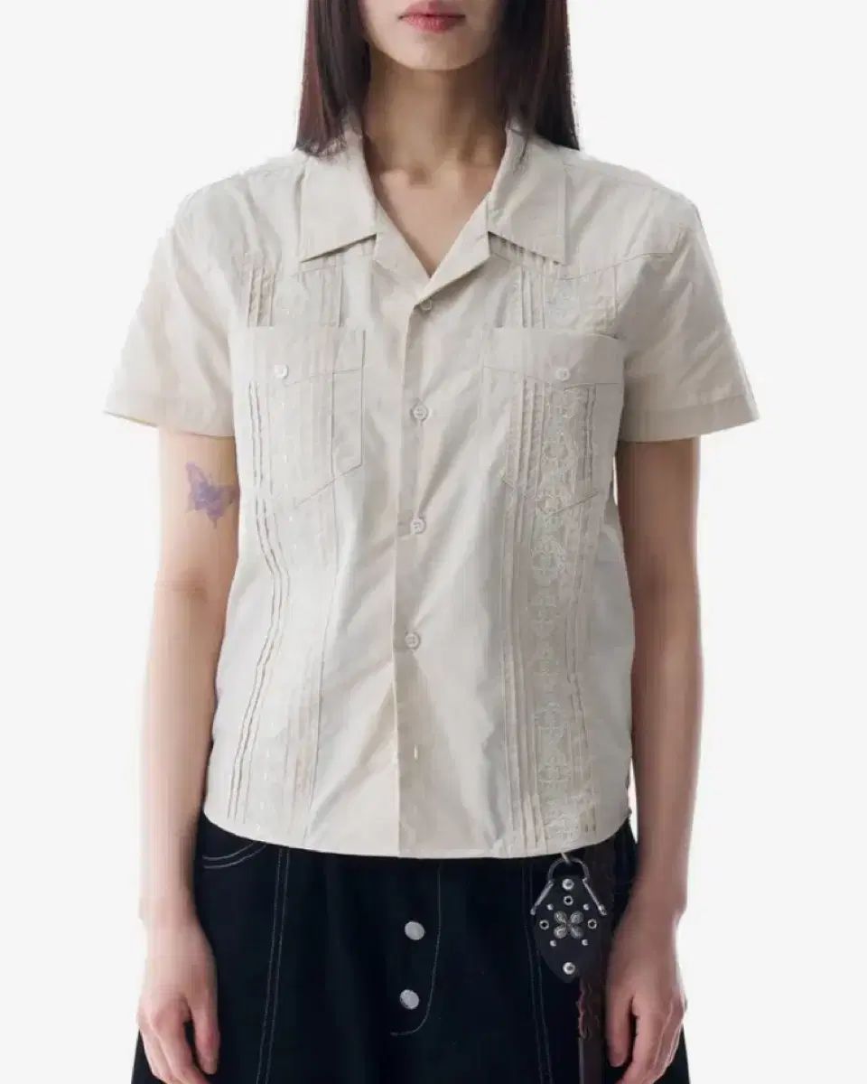  アカン ニードルワーク キューバ ハーフシャツ ベージュ 長袖 シャツ ブラウス