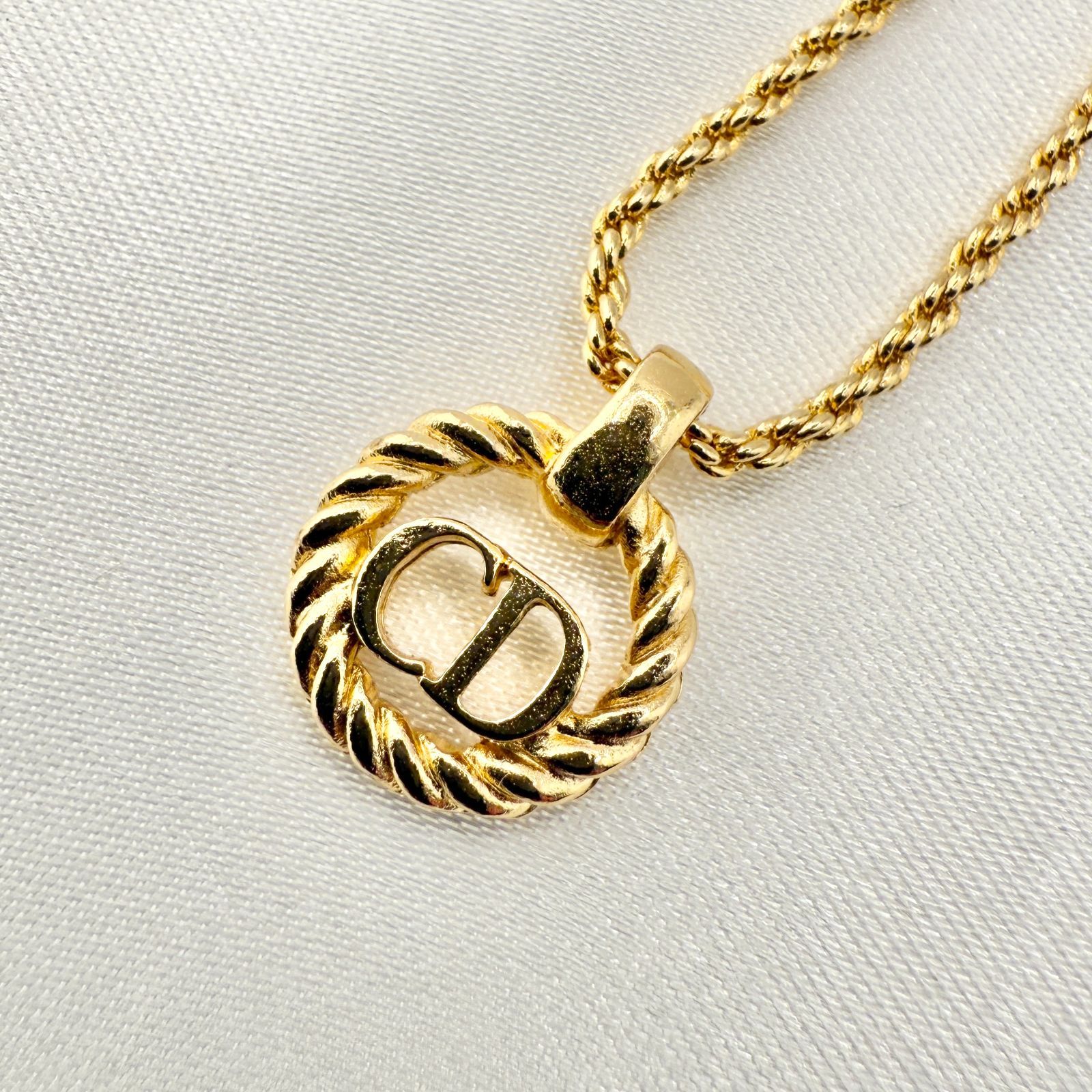 美品クリスチャンディオール GPゴールド チェーン スター CDロゴ　片耳 箱付極美品 クリスチャンディオール ネックレス ヴィンテージ CDロゴ