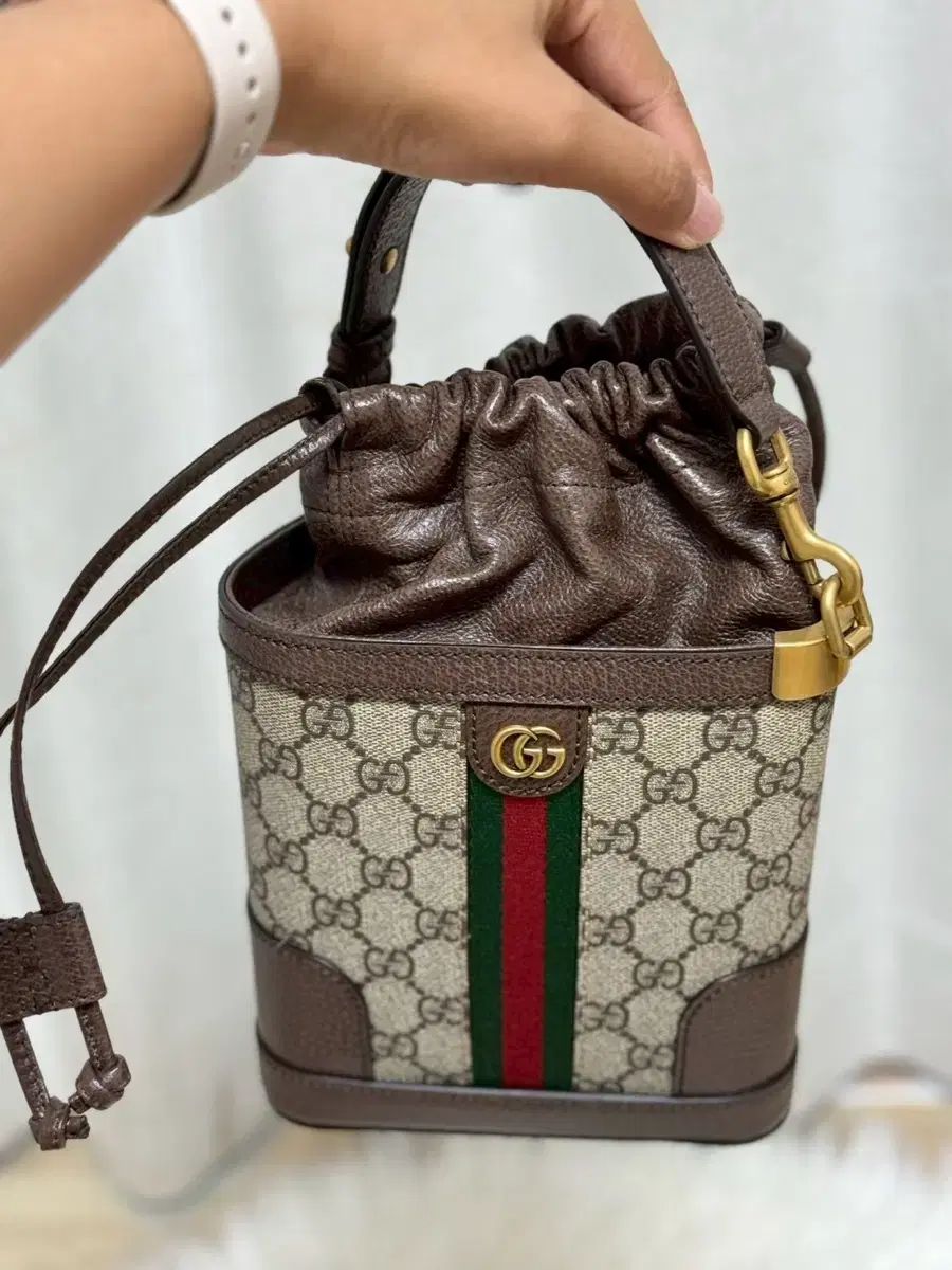 グッチ オフィディア GG ミニ バケットバッグ ストラップ